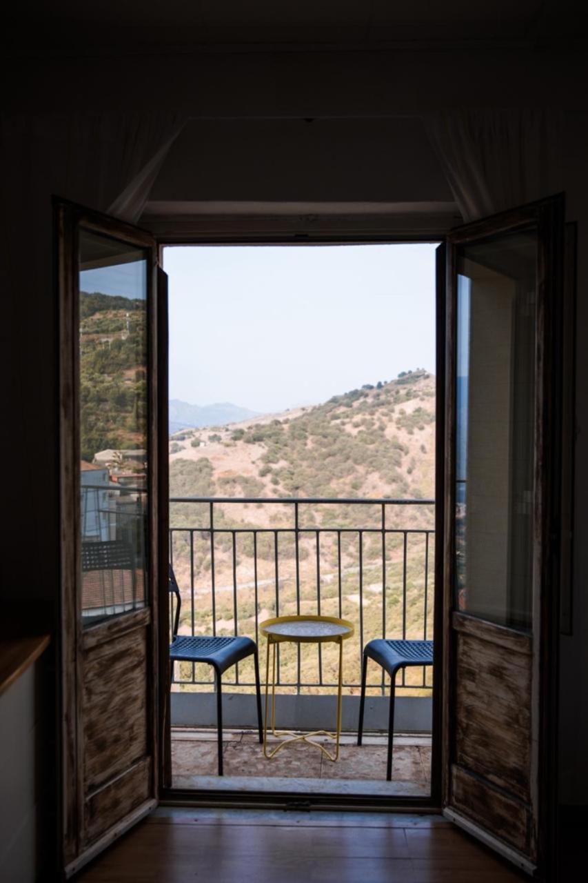 Le Chevalier Apartment Castiglione De Sicilia Exteriör bild