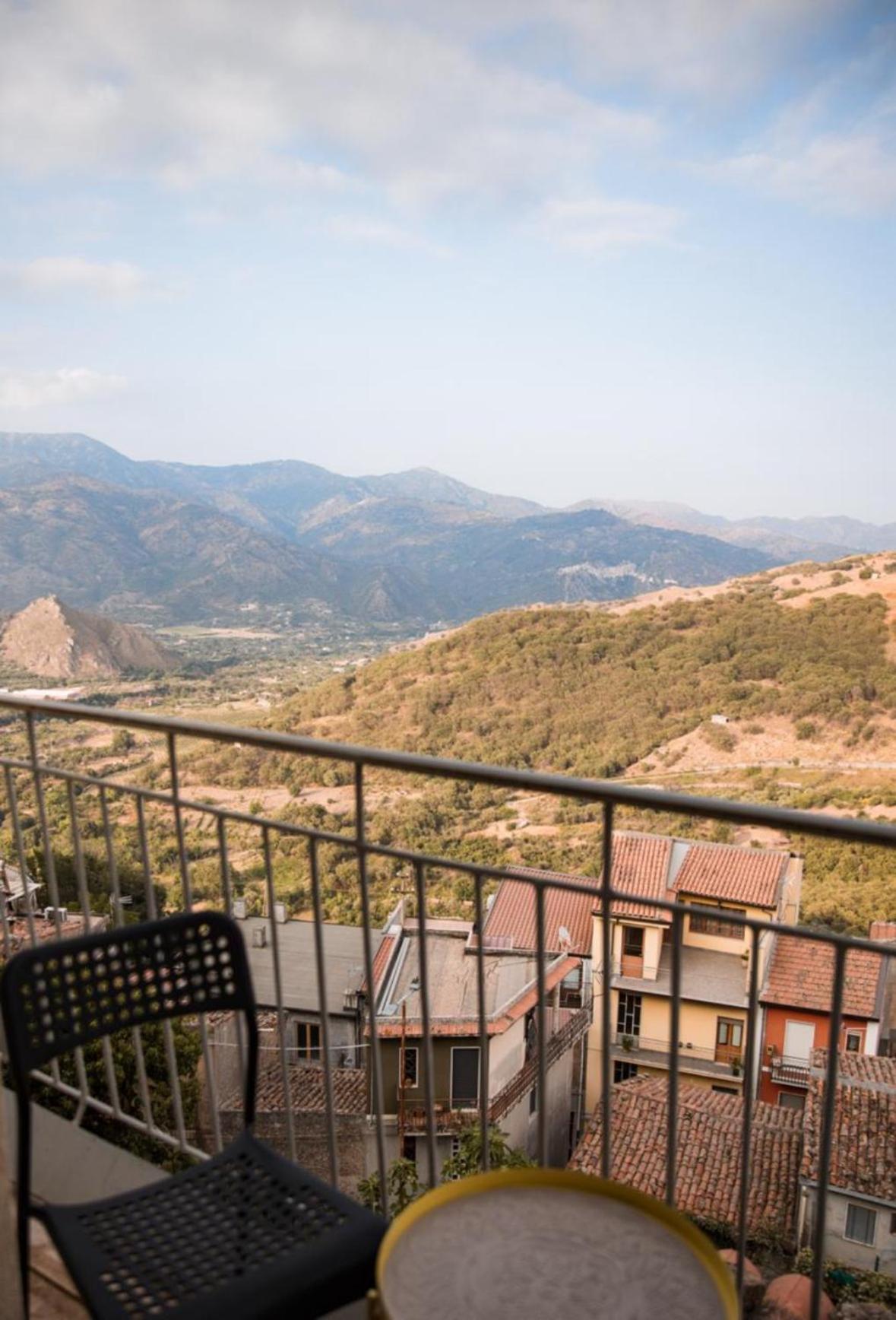 Le Chevalier Apartment Castiglione De Sicilia Exteriör bild